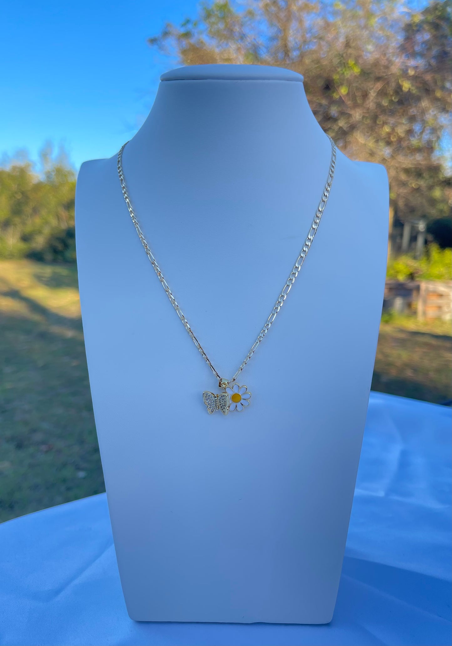 P47 - Pretty Daisy Necklace