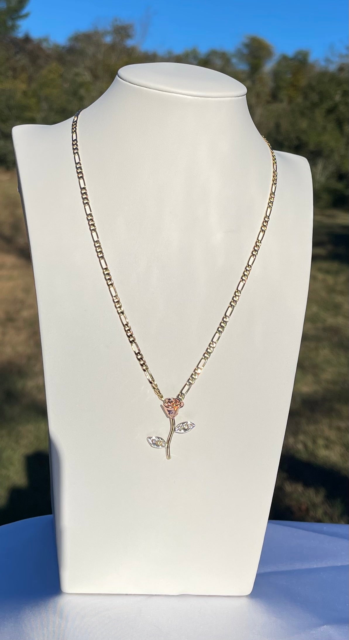 P33 - Rose Gold Rose Necklace