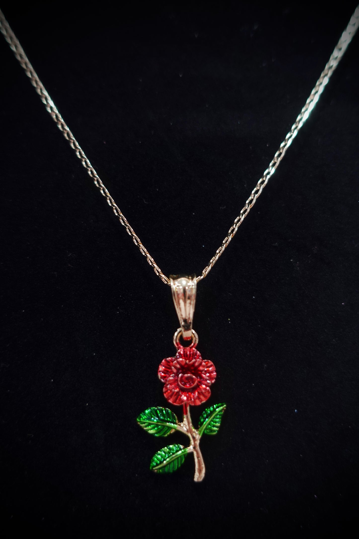 P31 - Red Flower Necklace