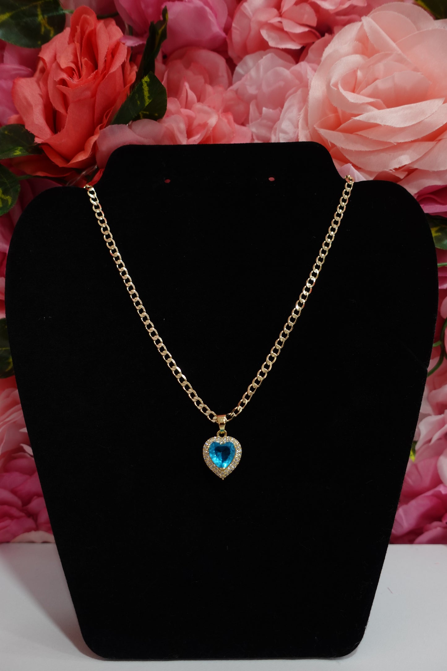 P37 - Rhinestone Heart Necklace