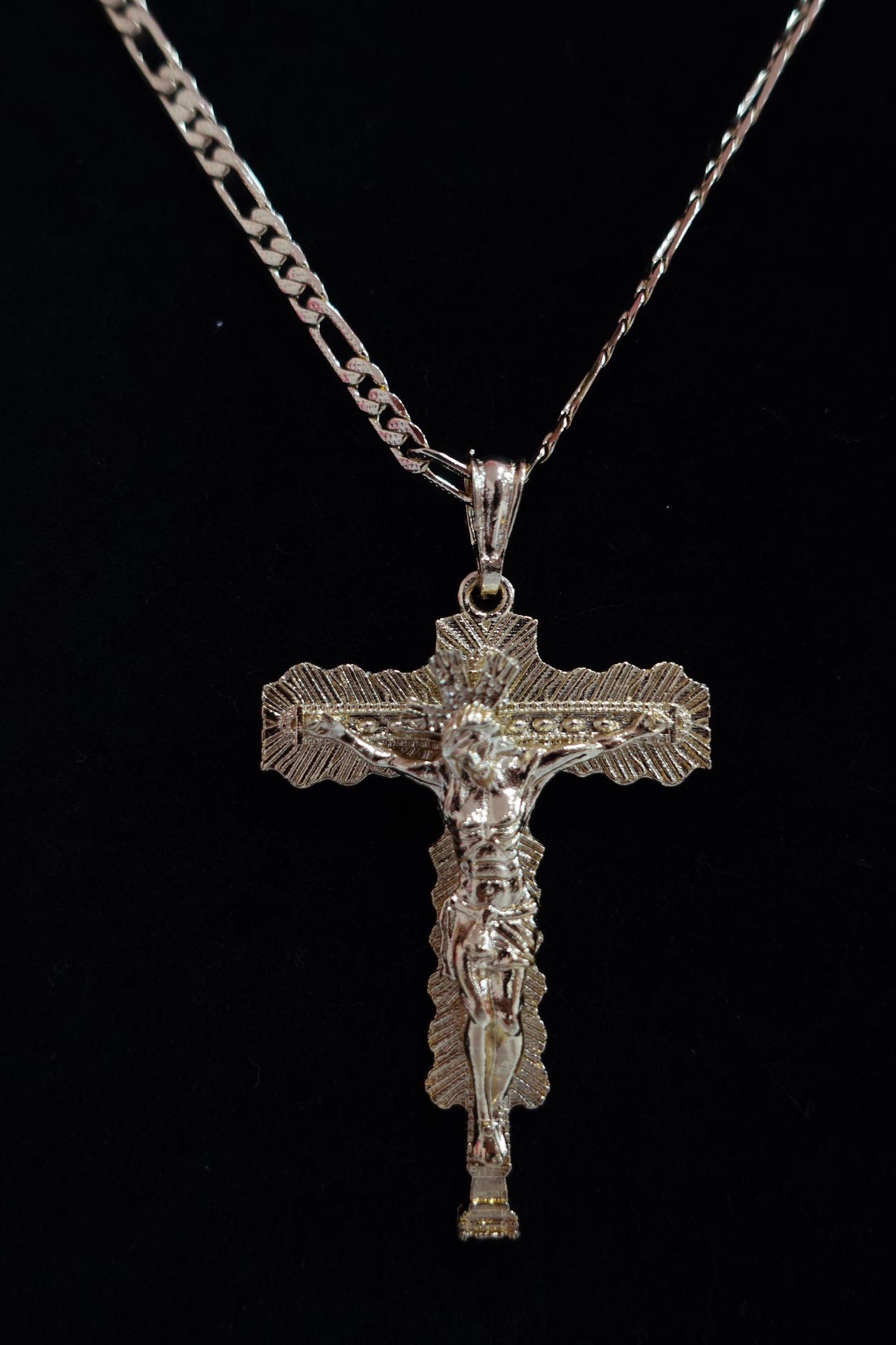 P73 - Large Cross Necklace