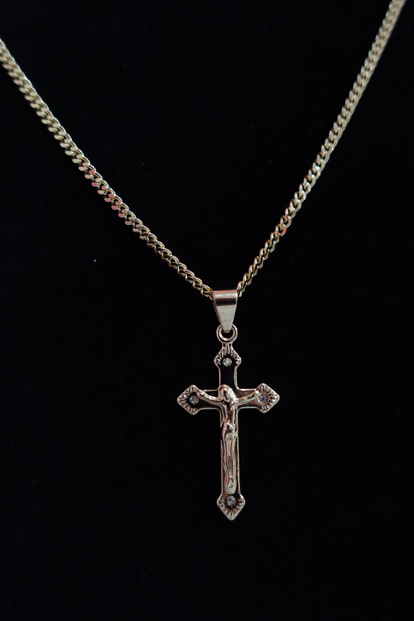 P65 - Thin Cross Necklace