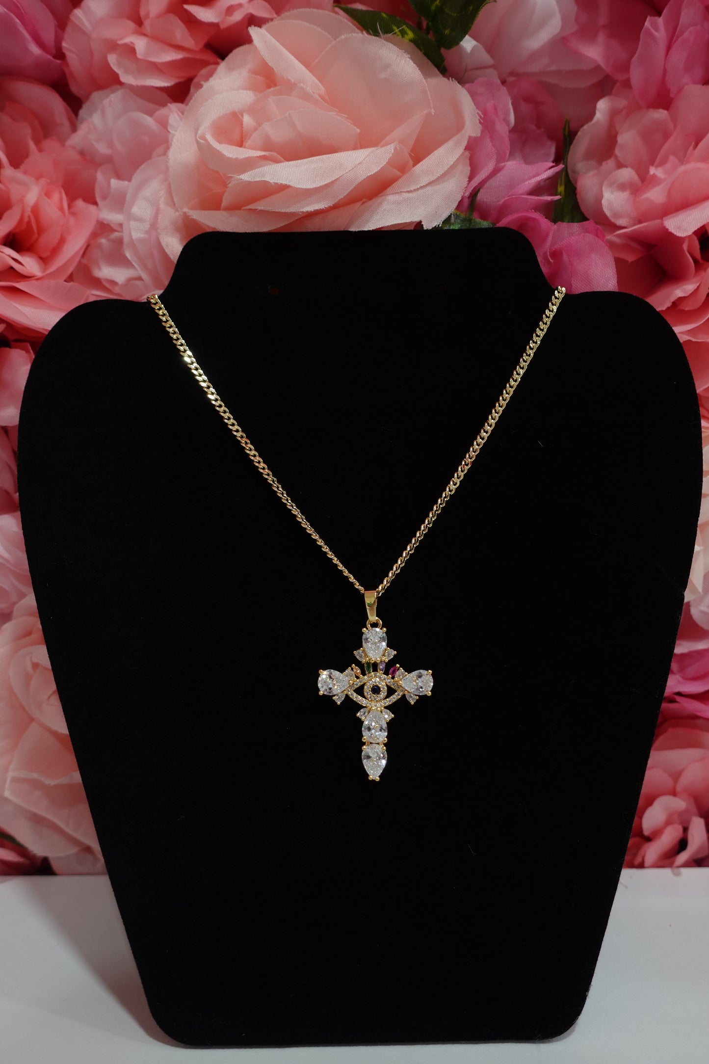 P70 - Ojo Diamond Cross Necklace