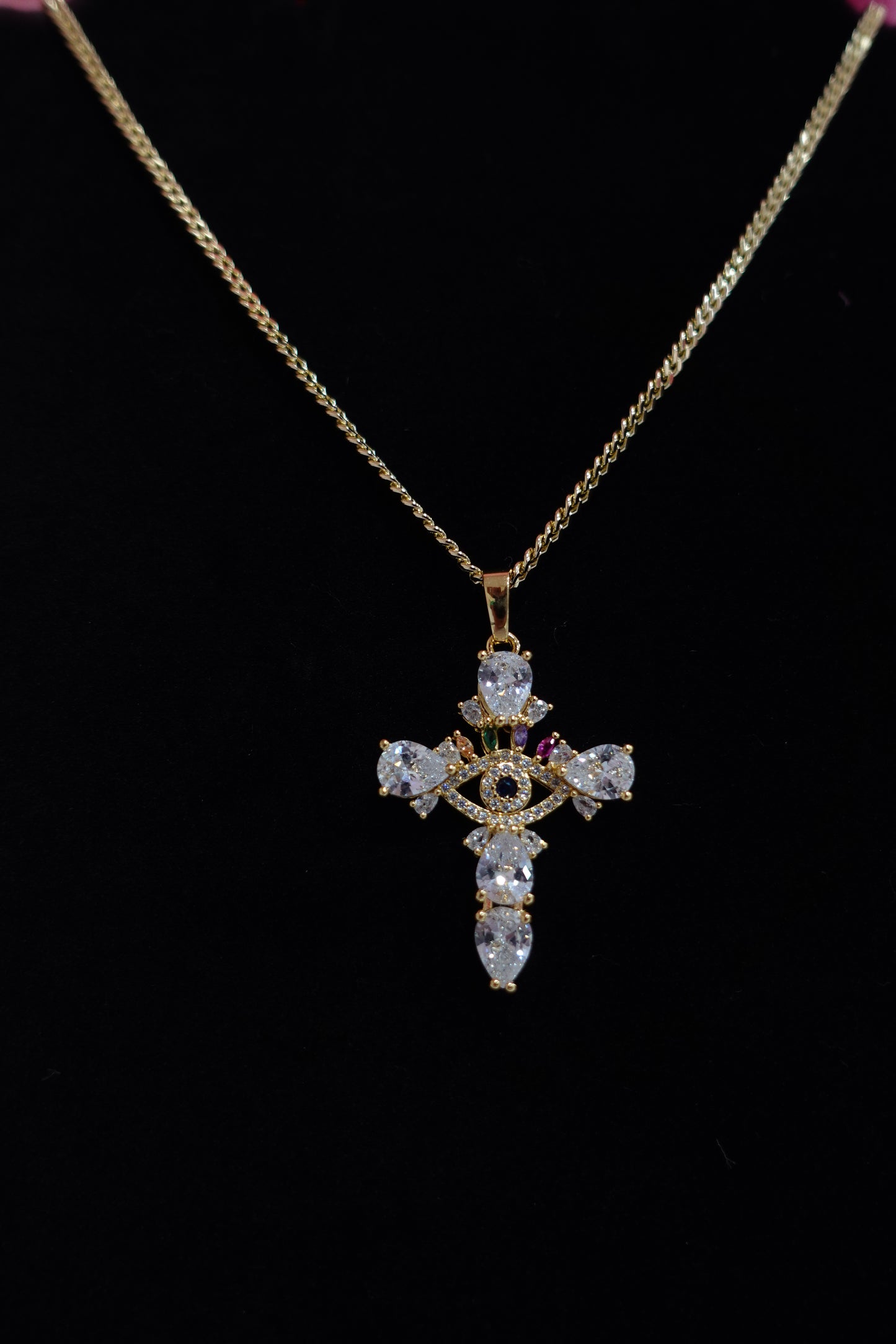 P70 - Ojo Diamond Cross Necklace