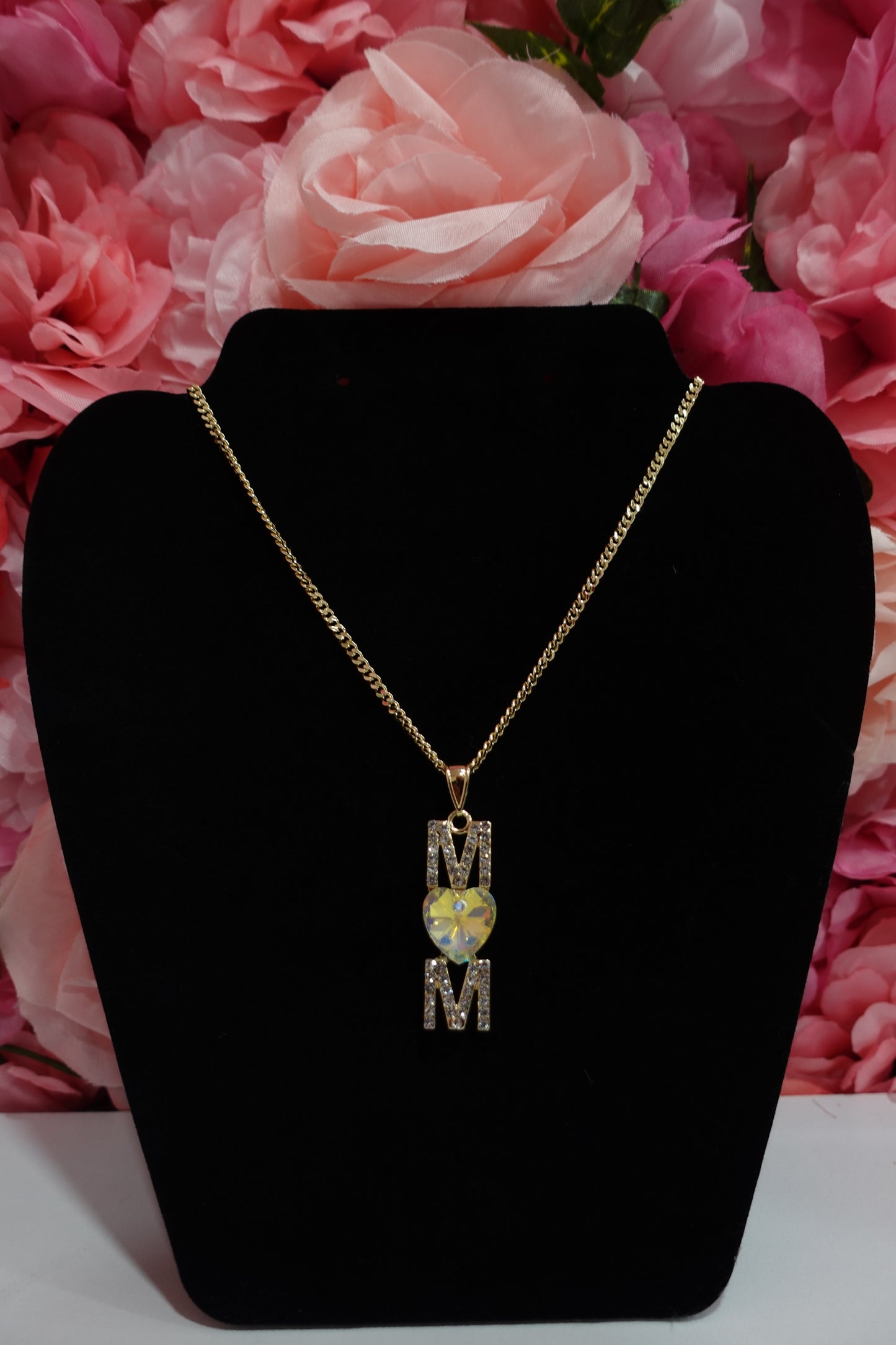 P27 Diamond Heart Mom Necklace