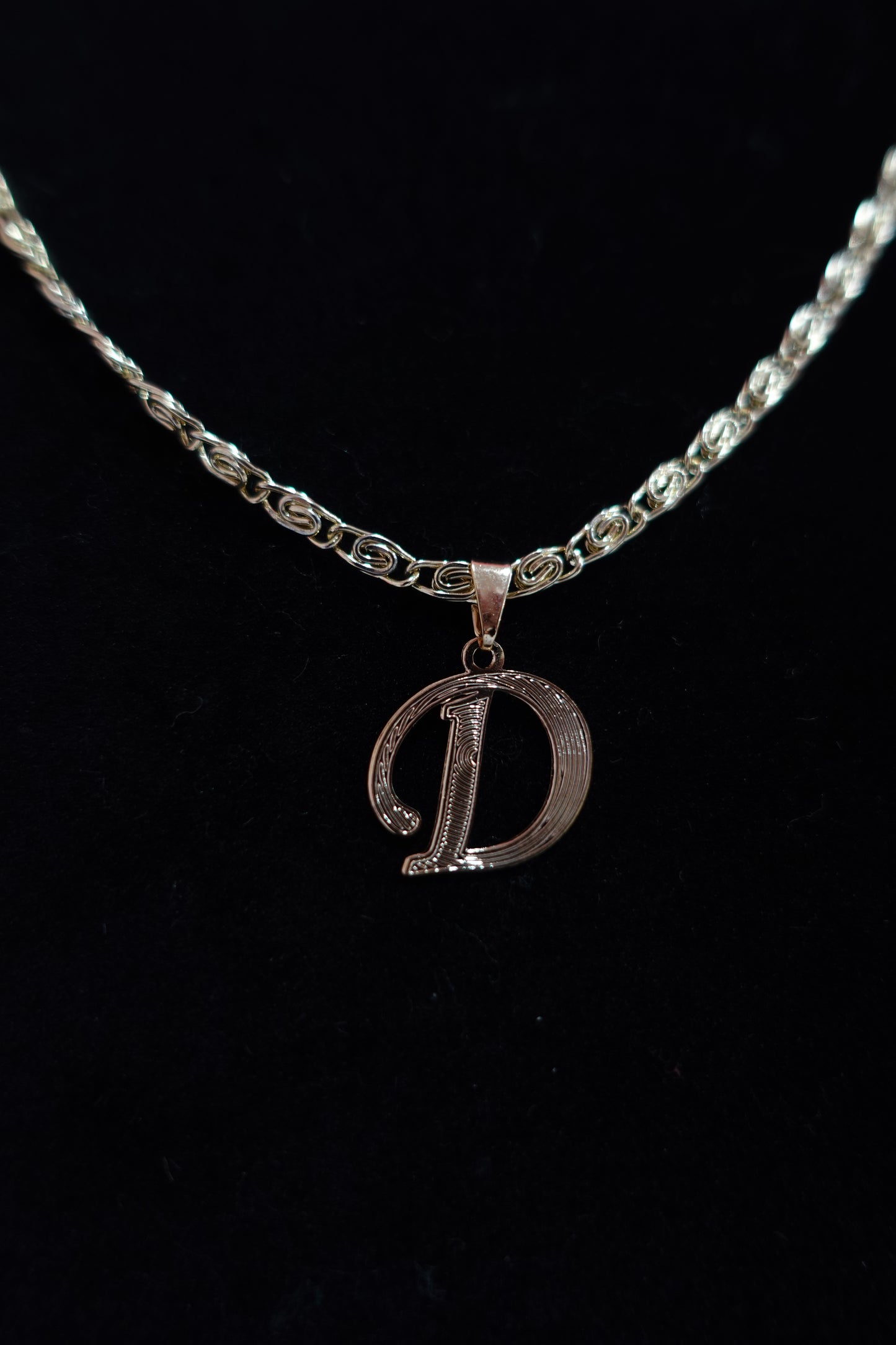 P59 - Thin Small Initial Necklace - D