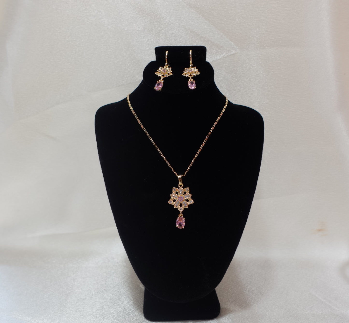 S1 - Earring & Necklace Set