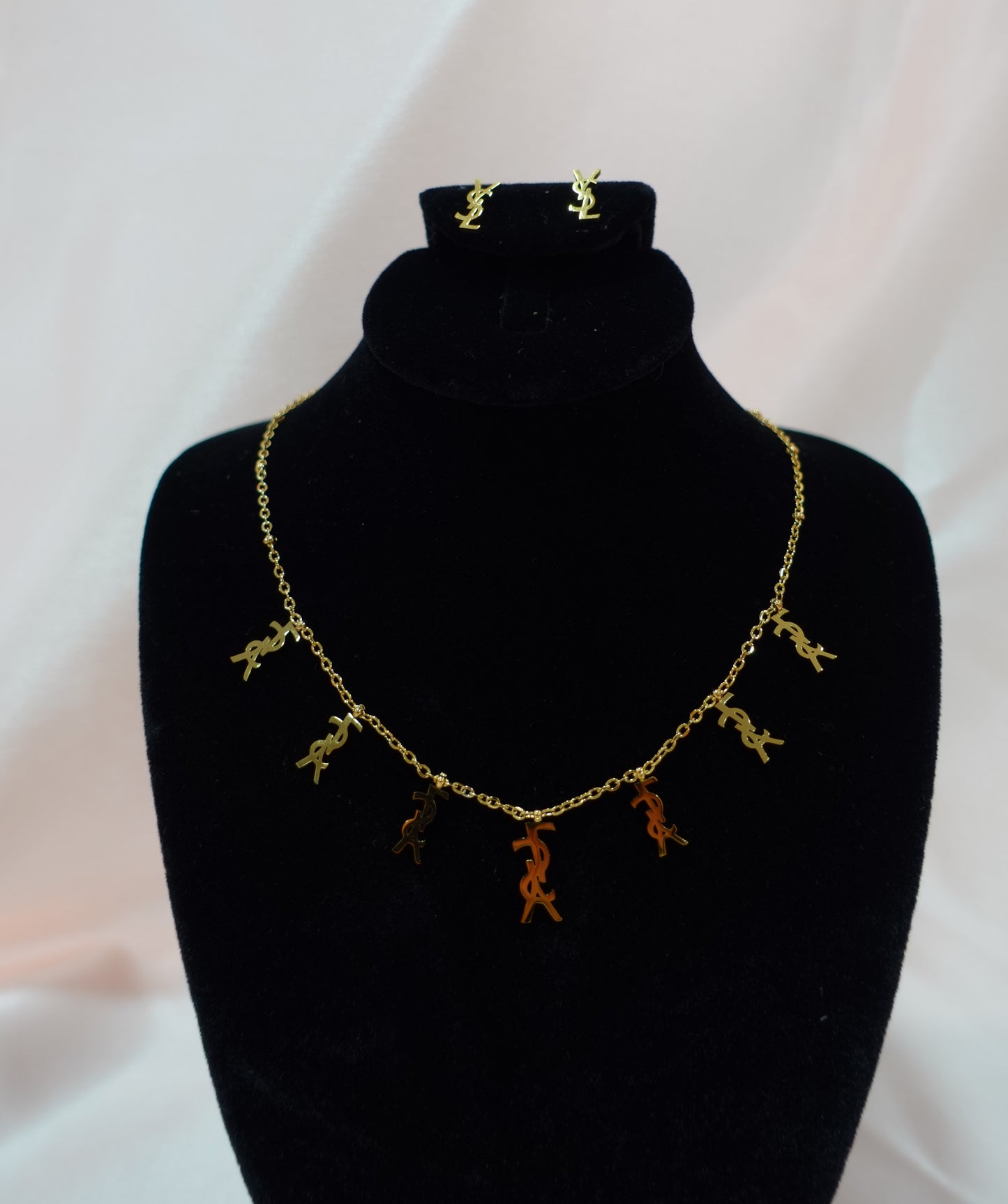 S20 - Earring & Necklace Set