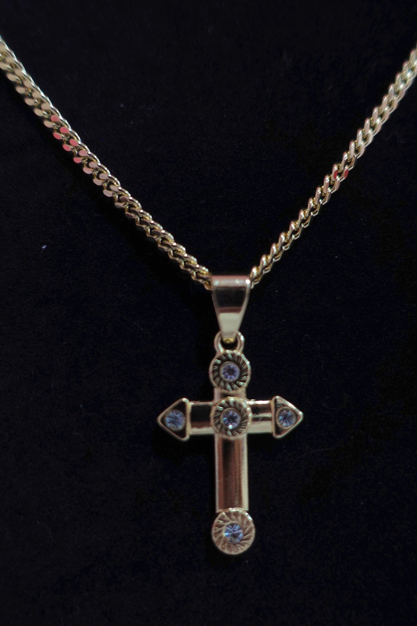 P67 - Small Cross Necklace