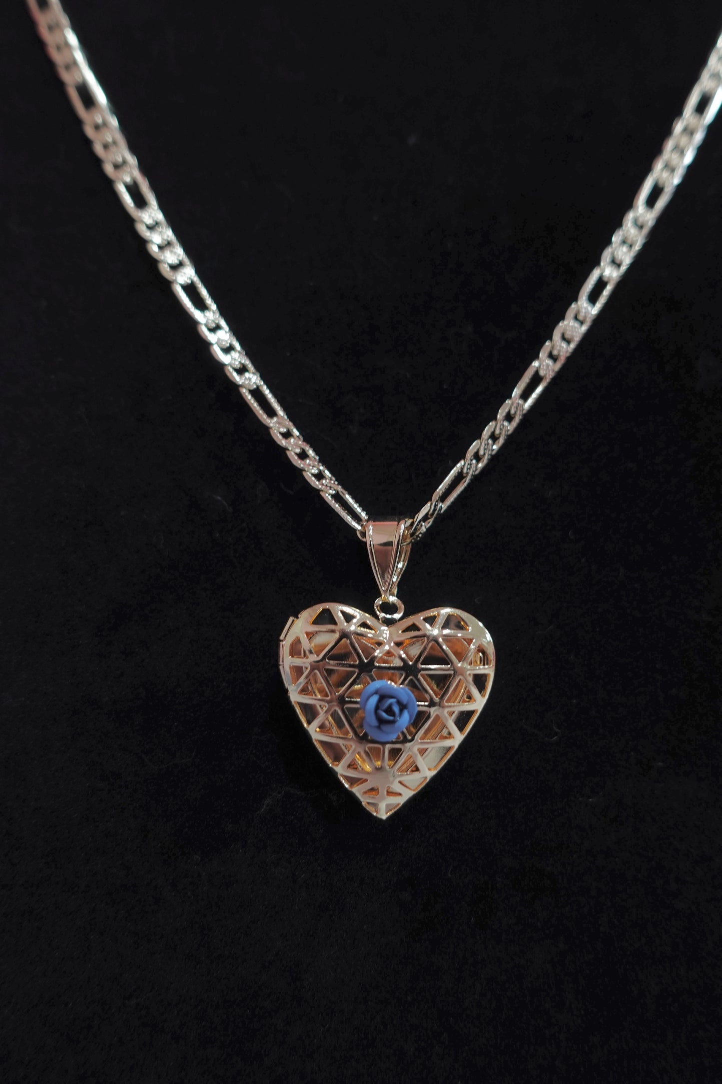 P-23 Gold Heart Lock it Necklace