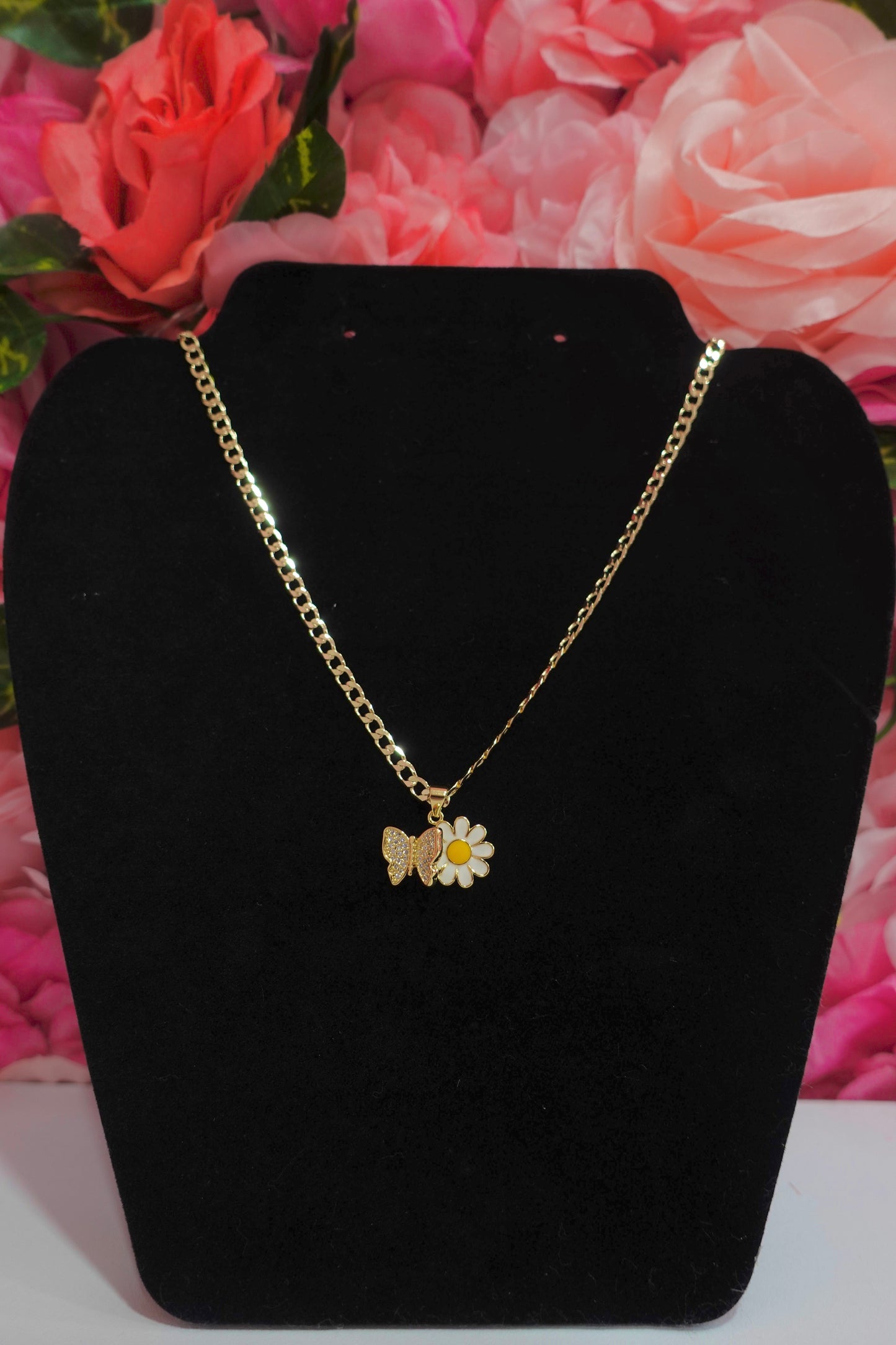 P47 - Pretty Daisy Necklace