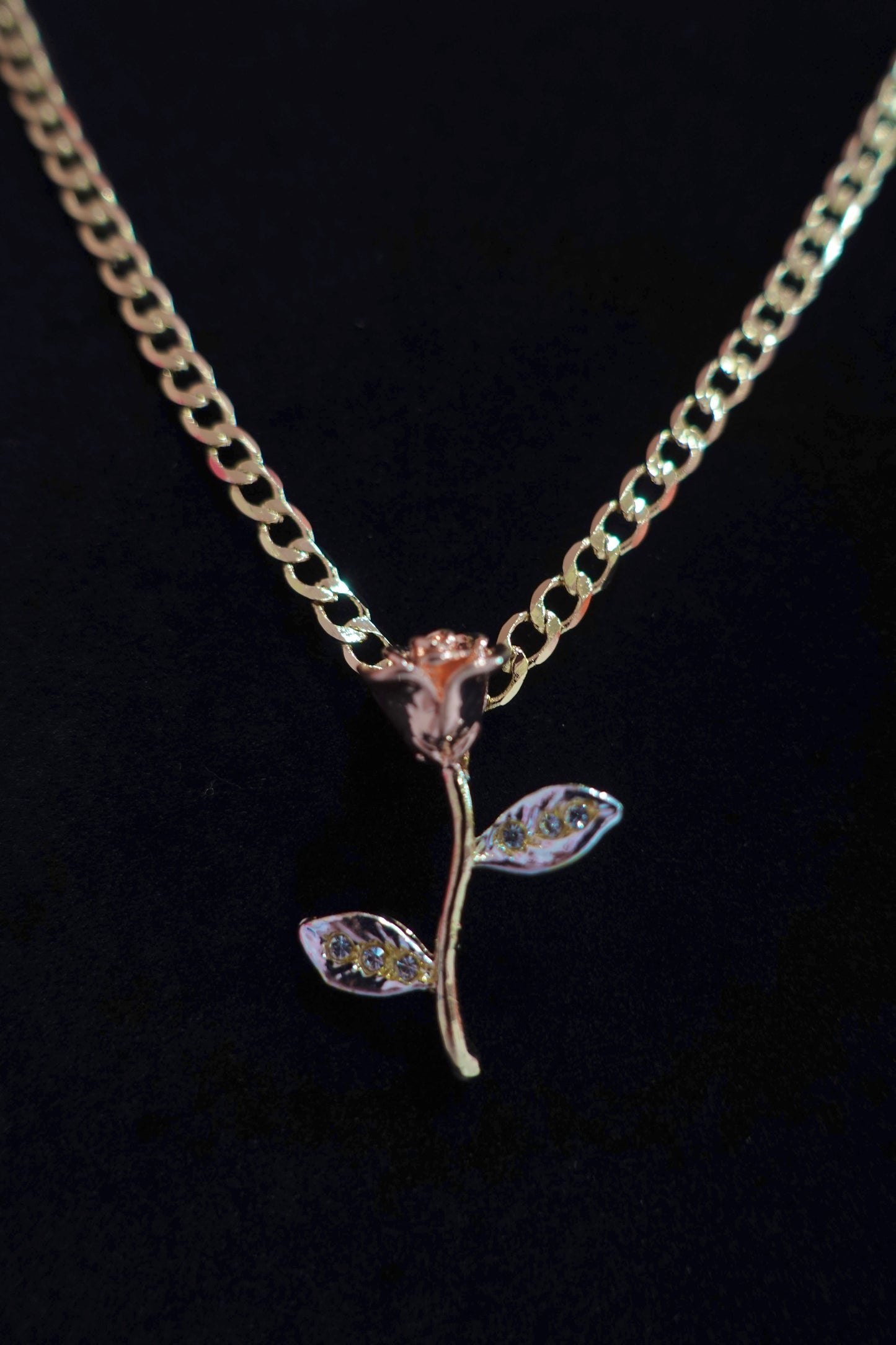 P33 - Rose Gold Rose Necklace