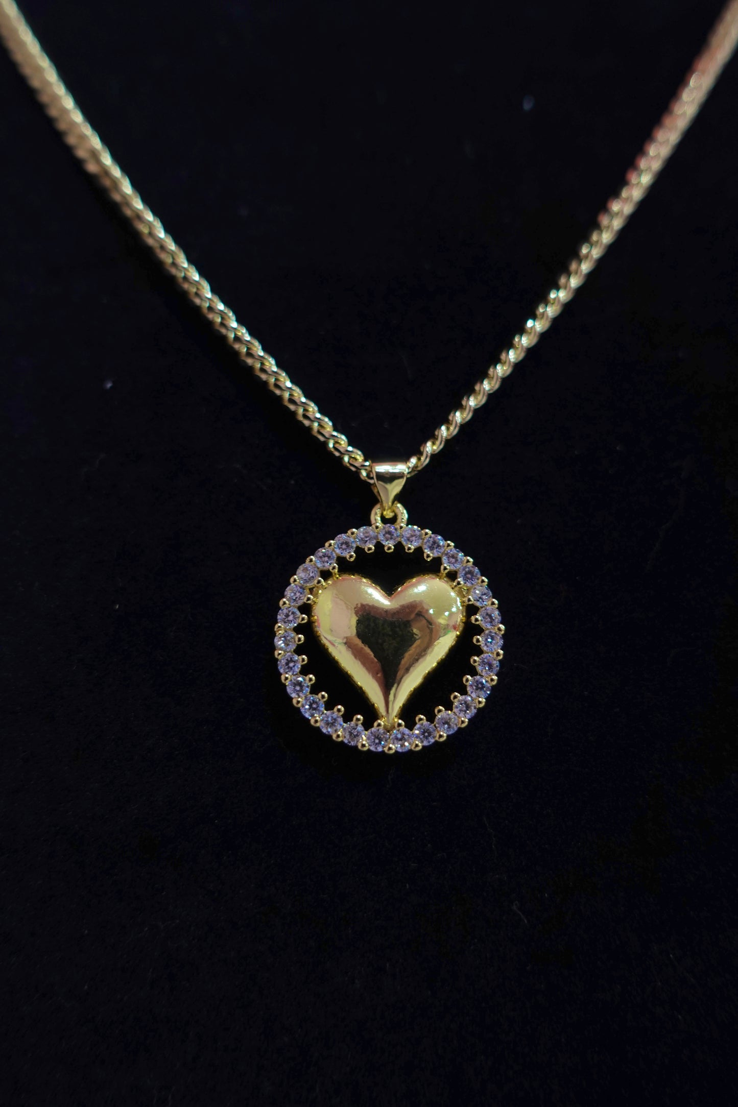 P40 - Gold Heart Necklace