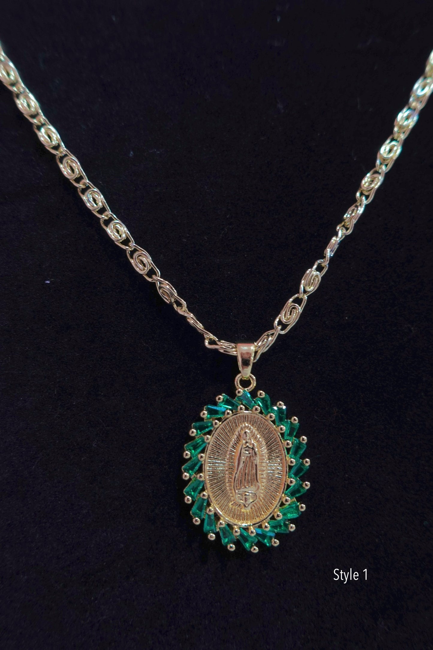 P81 - Green Diamond Guadalupe Necklace