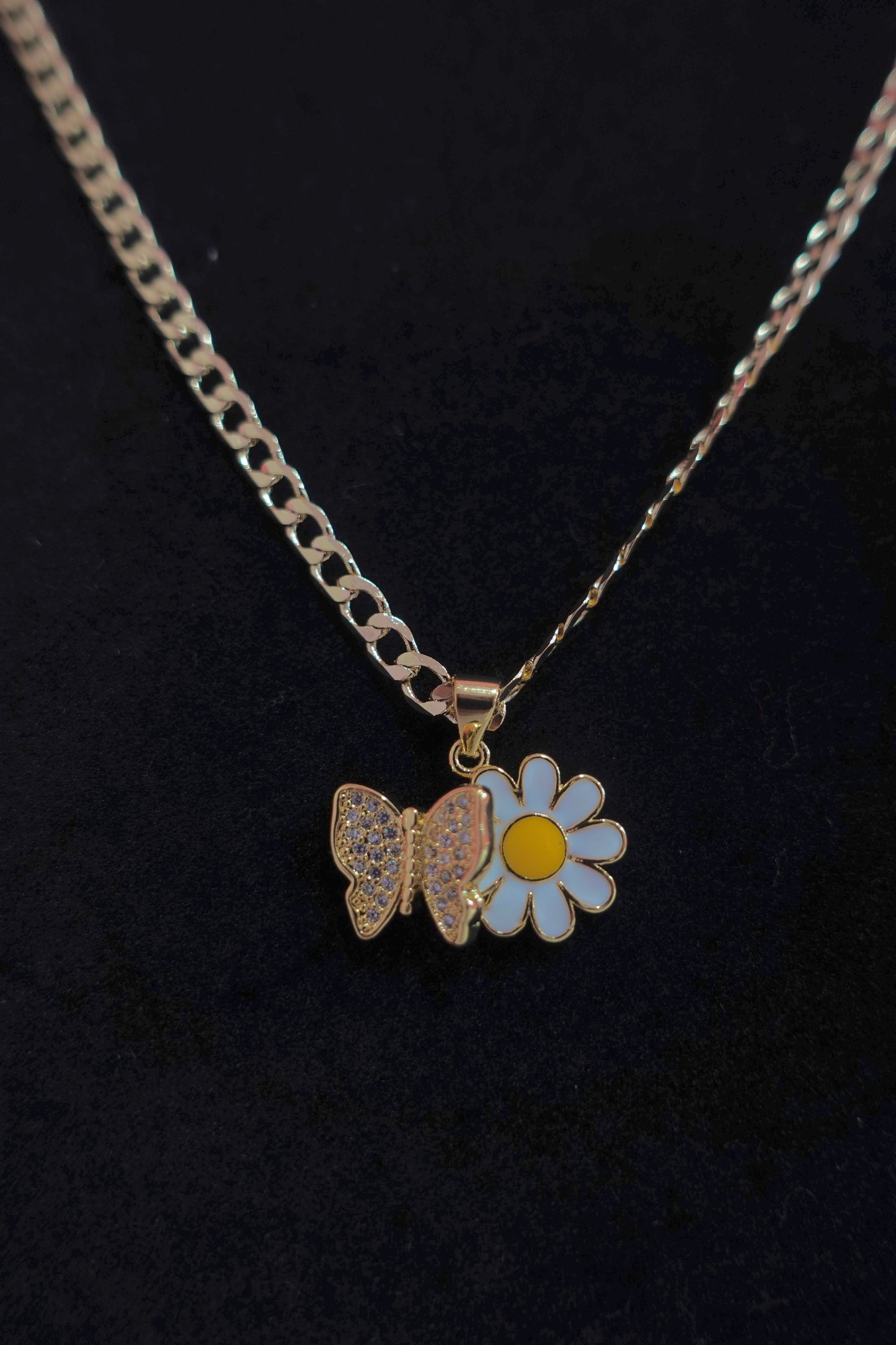 P47 - Pretty Daisy Necklace